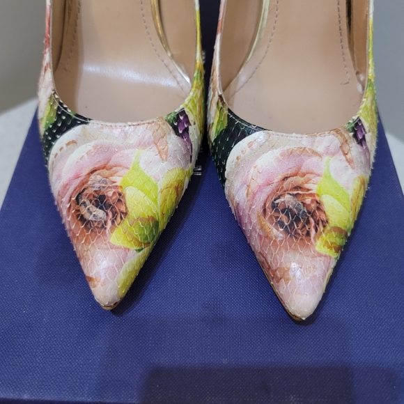 Beautiful pointed toe genuine snake skin floral print high heel shoes - Picture 3 of 8